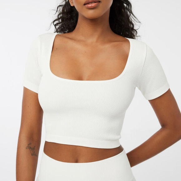 *sold* Ardene Cropped Scoop Neck White Tee - Picture 3 of 4